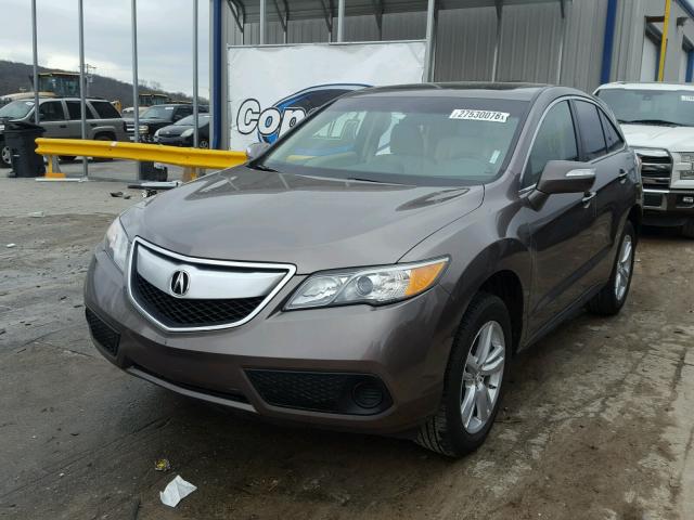 5J8TB3H3XDL011830 - 2013 ACURA RDX BASE BROWN photo 2