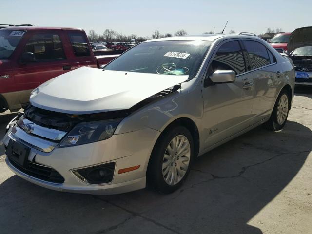 3FADP0L30AR147039 - 2010 FORD FUSION HYB SILVER photo 2