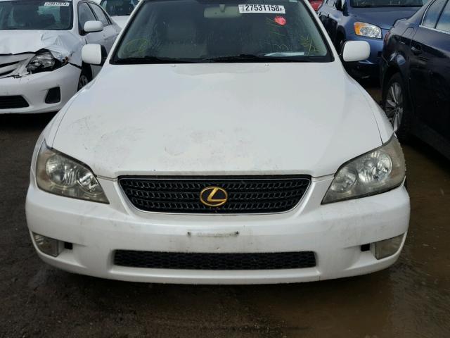 JTHBD192320048603 - 2002 LEXUS IS 300 WHITE photo 9