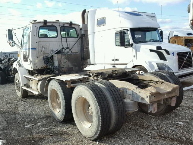 2FWJA3AS63AK82026 - 2003 STERLING TRUCK AT 9500 WHITE photo 3