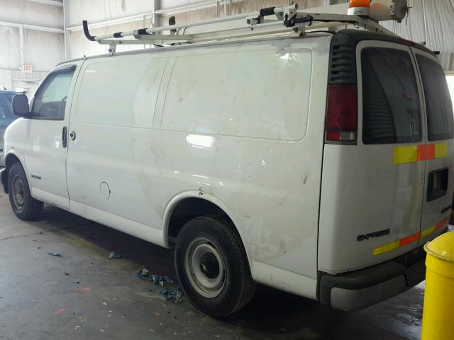 1GCFG25W111171818 - 2001 CHEVROLET EXPRESS G2 WHITE photo 3