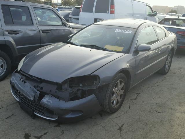 4C3AG52HX2E123619 - 2002 CHRYSLER SEBRING LX GRAY photo 2