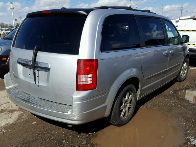 2A8HR54PX8R795565 - 2008 CHRYSLER TOWN & COU SILVER photo 4