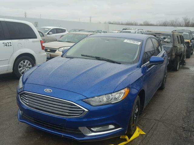 3FA6P0H71JR109212 - 2018 FORD FUSION SE أزرق صورة 2