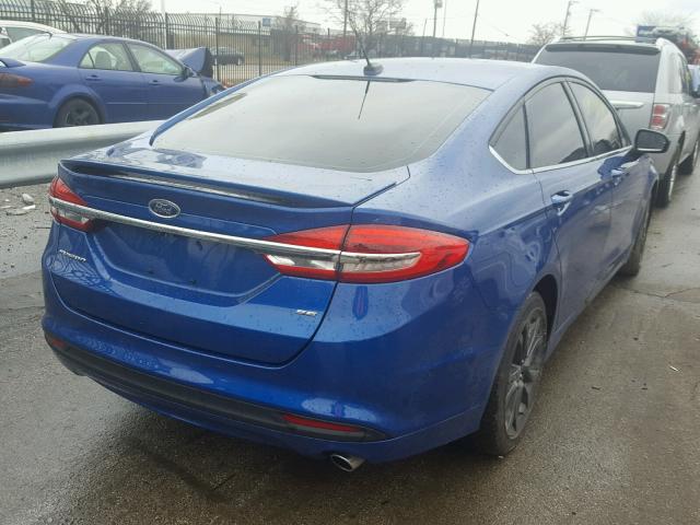 3FA6P0H71JR109212 - 2018 FORD FUSION SE أزرق صورة 4