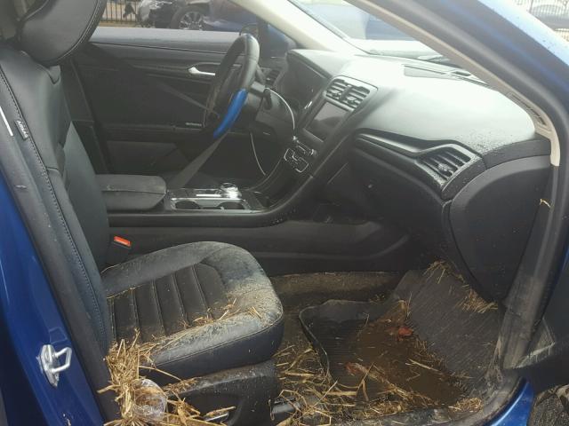 3FA6P0H71JR109212 - 2018 FORD FUSION SE أزرق صورة 5