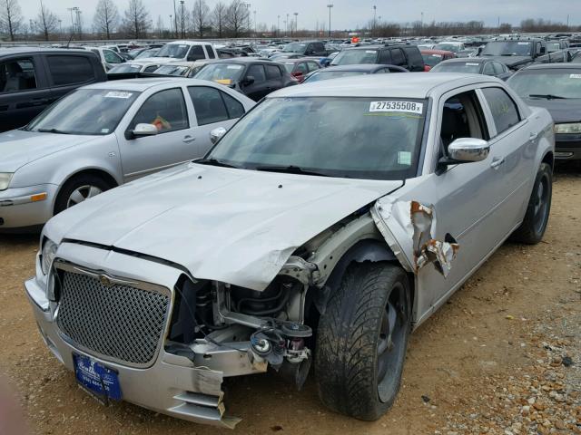 2C3KA63H47H684149 - 2007 CHRYSLER 300C SILVER photo 2