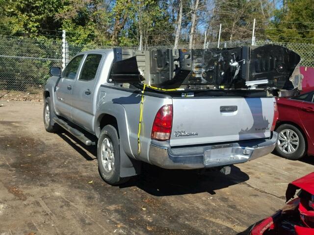 3TMLU42N86M006474 - 2006 TOYOTA TACOMA DOU SILVER photo 3