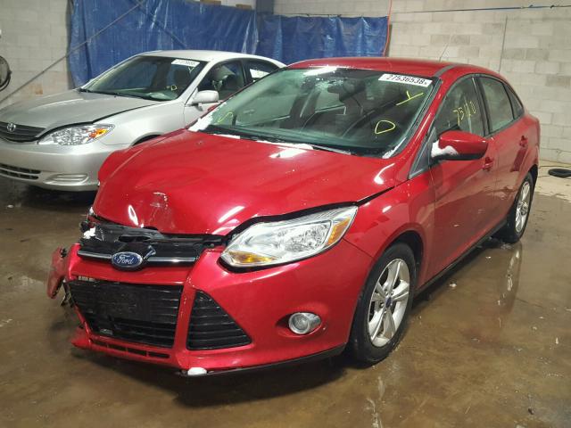 1FAHP3F27CL259988 - 2012 FORD FOCUS SE RED photo 2