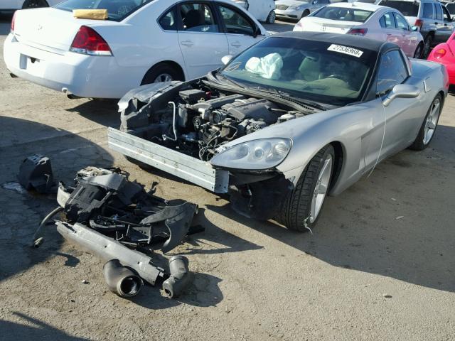 1G1YY26U065101707 - 2006 CHEVROLET CORVETTE SILVER photo 2