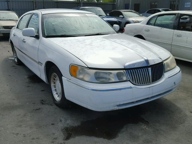 1LNHM81W4YY805923 - 2000 LINCOLN TOWN CAR E WHITE photo 1