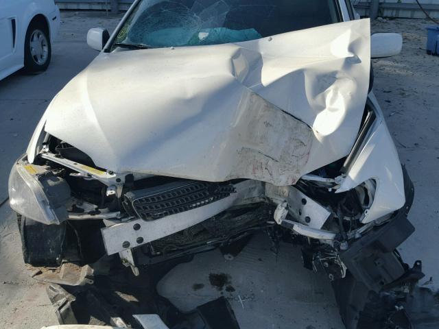 JTHBD192050098928 - 2005 LEXUS IS 300 WHITE photo 7