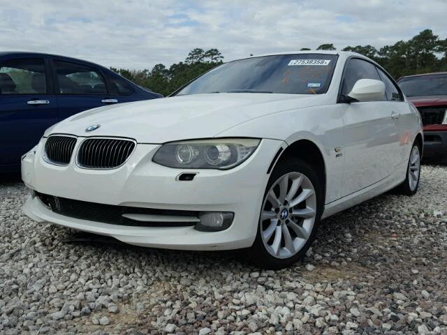 WBAKF9C57BE261633 - 2011 BMW 335 XI WHITE photo 2