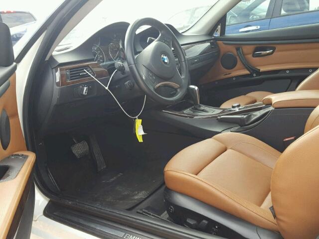 WBAKF9C57BE261633 - 2011 BMW 335 XI WHITE photo 9