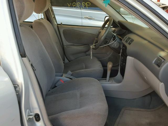 1Y1SK5289YZ428641 - 2000 CHEVROLET GEO PRIZM 银色 照片 5