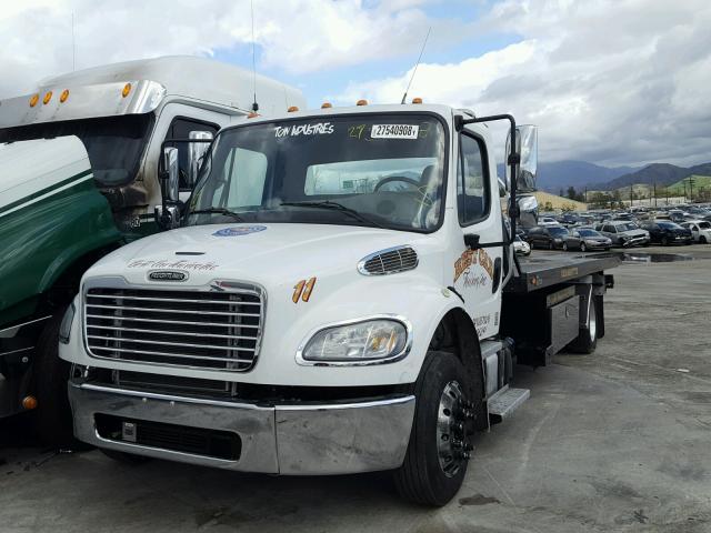 1FVACWDT4GHHT9152 - 2016 FREIGHTLINER M2 106 MED WHITE photo 2