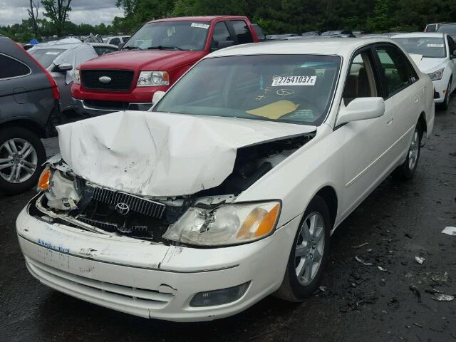 4T1BF28B1YU072673 - 2000 TOYOTA AVALON WHITE photo 2