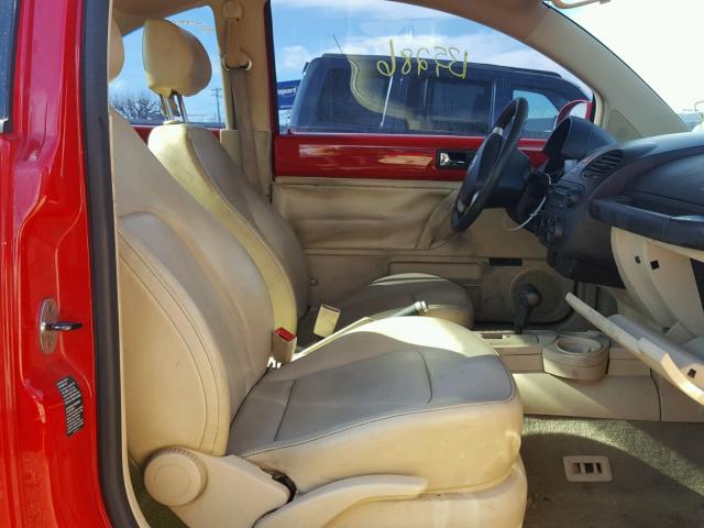 3VWBK31CX5M410819 - 2005 VOLKSWAGEN NEW BEETLE 红色 照片 5