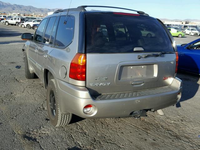 1GKDT13S722122930 - 2002 GMC ENVOY GOLD photo 3