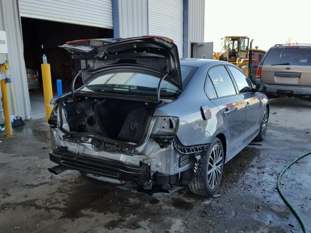 3VWD17AJ0FM427969 - 2015 VOLKSWAGEN JETTA SE GRAY photo 4