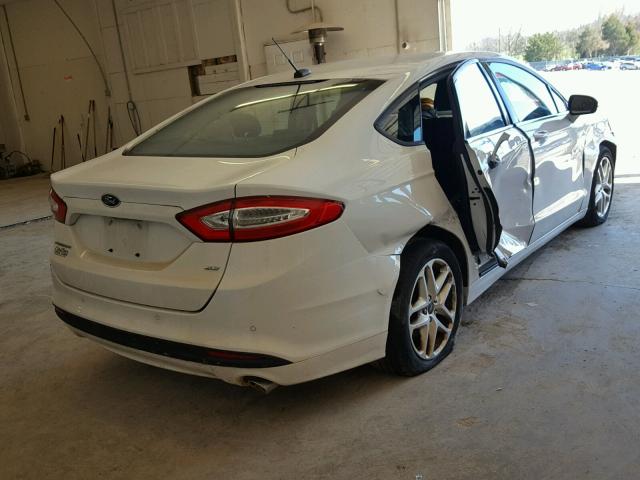 3FA6P0H72DR121132 - 2013 FORD FUSION SE WHITE photo 4