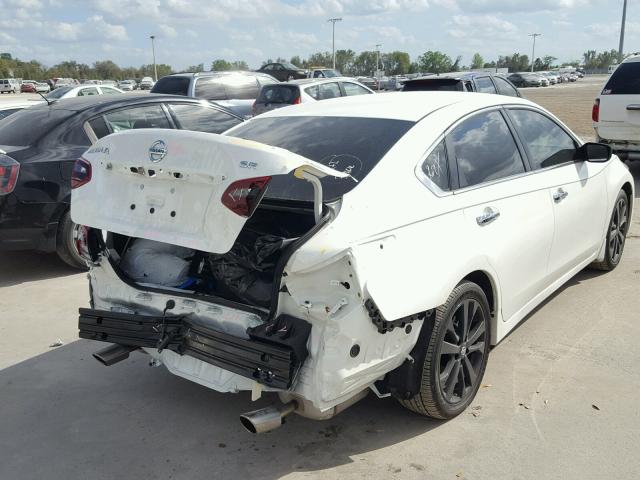 1N4AL3AP3HC256965 - 2017 NISSAN ALTIMA 2.5 WHITE photo 4