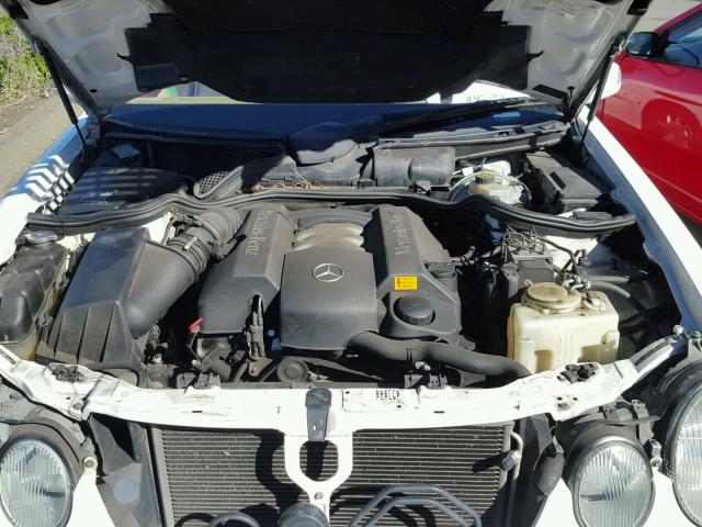 WDBJF65J61B316501 - 2001 MERCEDES-BENZ E 320 WHITE photo 7