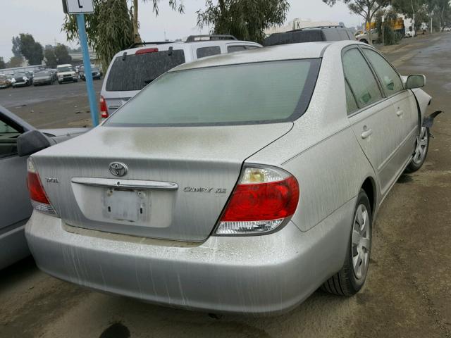 4T1BE32K95U070019 - 2005 TOYOTA CAMRY LE SILVER photo 4