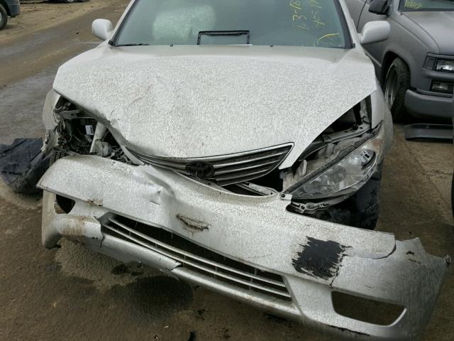 4T1BE32K95U070019 - 2005 TOYOTA CAMRY LE SILVER photo 7