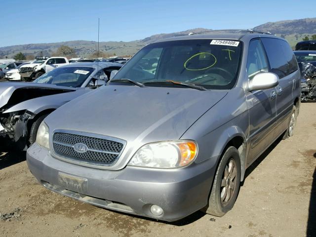 KNDUP132356668802 - 2005 KIA SEDONA EX SILVER photo 2