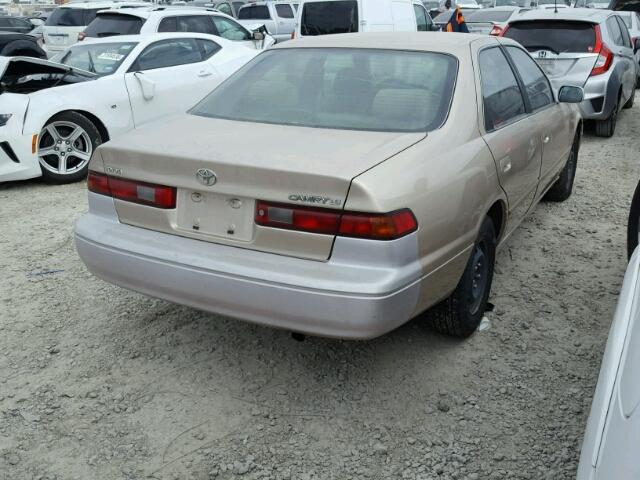 JT2BG22K2W0174765 - 1998 TOYOTA CAMRY CE GOLD photo 4