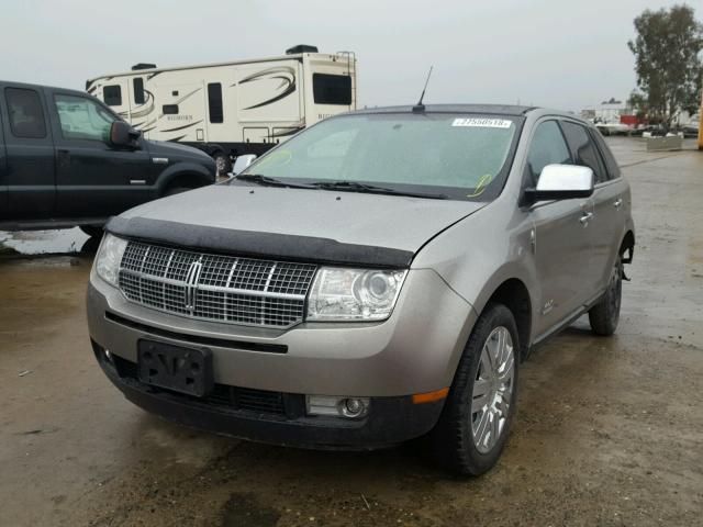 2LMDU88C18BJ11122 - 2008 LINCOLN MKX SILVER photo 2