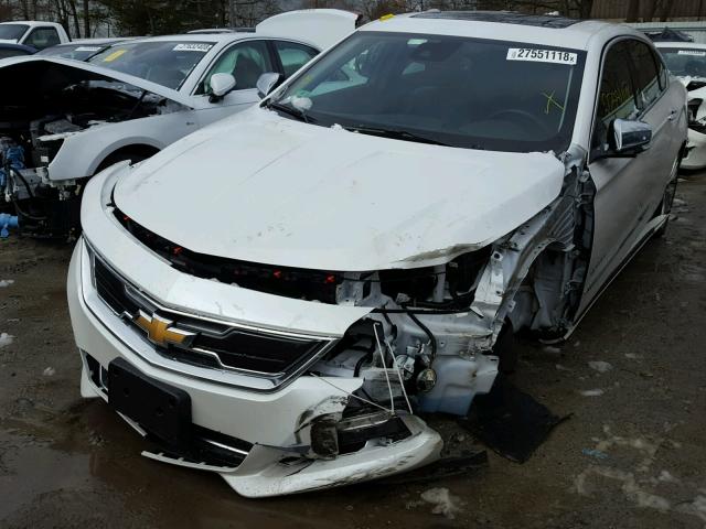 2G1125S32J9114455 - 2018 CHEVROLET IMPALA PRE WHITE photo 2