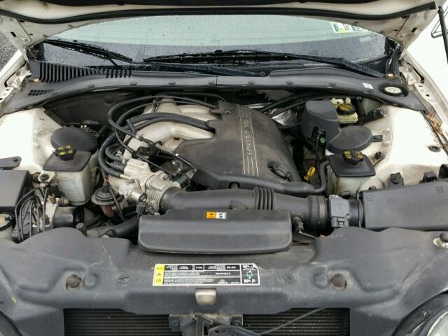 1LNHM86SX2Y665065 - 2002 LINCOLN LS 白色 照片 7