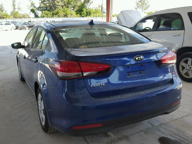 3KPFK4A79HE134709 - 2017 KIA FORTE LX BLUE photo 3