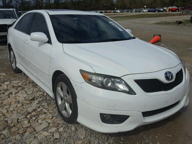 4T1BF3EK2BU749151 - 2011 TOYOTA CAMRY BASE WHITE photo 1