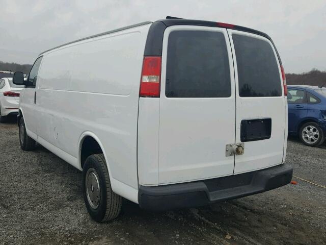 1GCGG29VX71154059 - 2007 CHEVROLET EXPRESS G2 WHITE photo 3