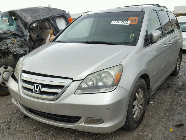 5FNRL38875B066595 - 2005 HONDA ODYSSEY TO SILVER photo 2