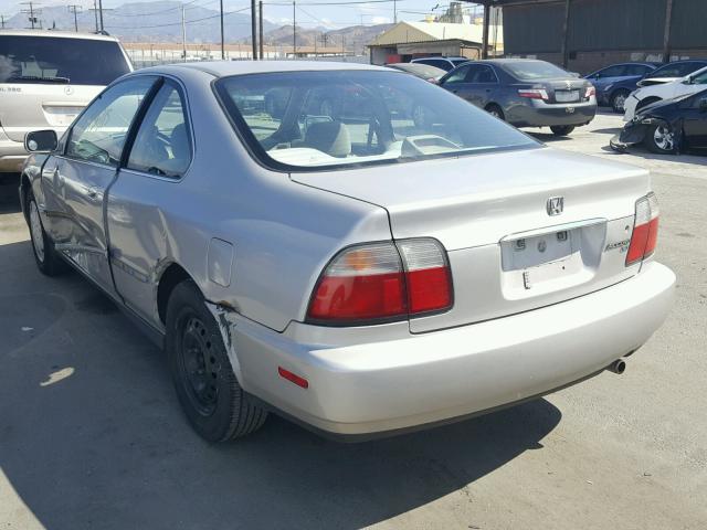 1HGCD7238TA035256 - 1996 HONDA ACCORD LX SILVER photo 3