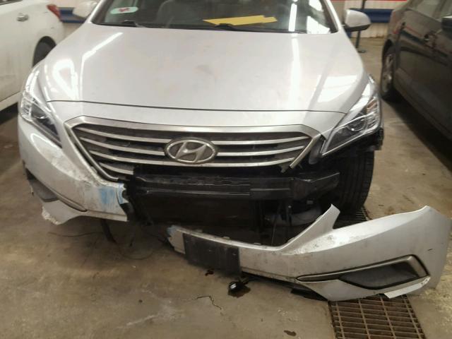 5NPE24AFXGH376437 - 2016 HYUNDAI SONATA SE SILVER photo 9