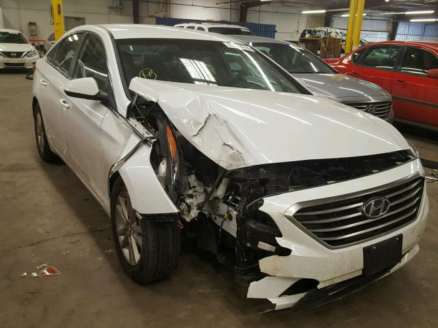 5NPE24AF5GH388057 - 2016 HYUNDAI SONATA SE WHITE photo 1