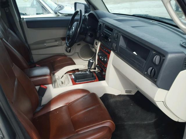 1J8HH58P77C693502 - 2007 JEEP COMMANDER SILVER photo 5