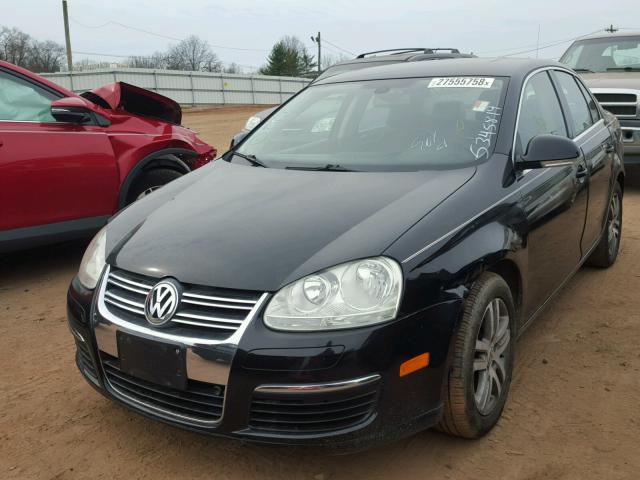 3VWSG71KX5M628856 - 2005 VOLKSWAGEN NEW JETTA BLACK photo 2