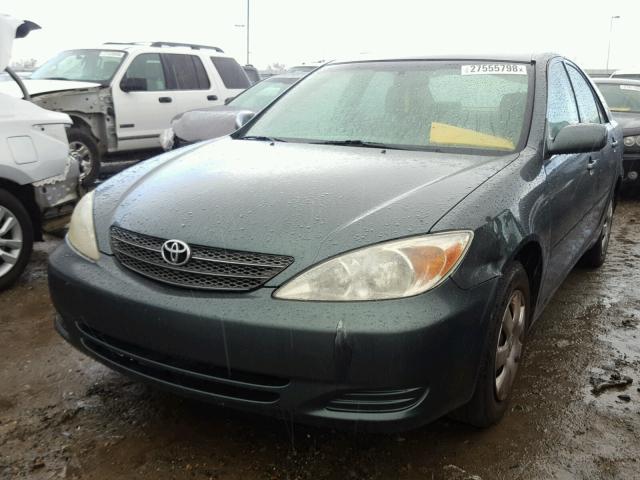 4T1BE32K62U502688 - 2002 TOYOTA CAMRY LE GREEN photo 2