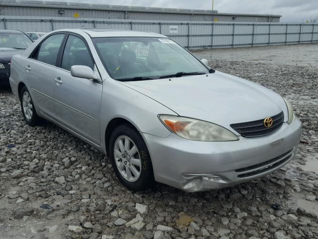 4T1BE30K02U556331 - 2002 TOYOTA CAMRY LE SILVER photo 1