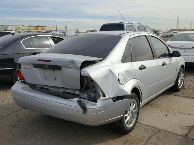 1FAFP34N97W286134 - 2007 FORD FOCUS ZX4 SILVER photo 4