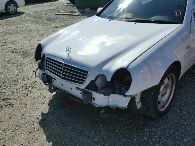 WDBLJ65G0XF048428 - 1999 MERCEDES-BENZ CLK 320 WHITE photo 9