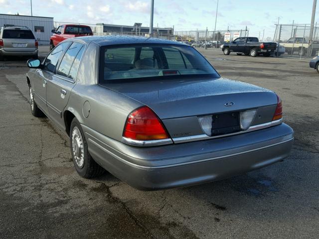 2FAFP73W7YX124509 - 2000 FORD CROWN VICT GRAY photo 3