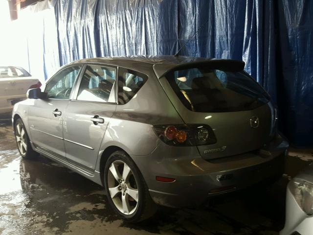 JM1BK343961501951 - 2006 MAZDA 3 HATCHBAC GRAY photo 3