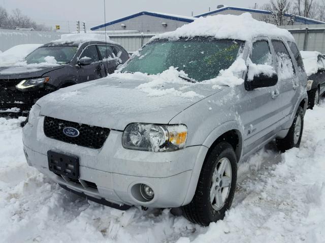 1FMCU96H45KC46026 - 2005 FORD ESCAPE HEV SILVER photo 2